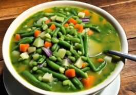 Grüne Bohnensuppe einfaches Rezept mit Gemüse